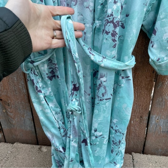 AMBRIELLE Women's Teal Floral Lacy Short Sleeve Bath Robe Belt Size Large - Picture 8 of 12